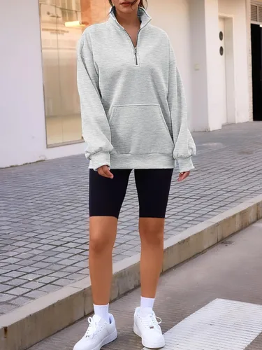 Vista 6 de Trendy Queen Sudaderas de gran tamaño con cremallera de un cuarto para mujer, sudaderas con capucha con media cremallera con bolsillos, cuello