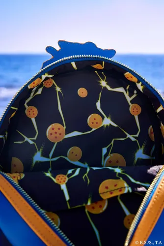 Vista 10 de Loungefly Mini mochila Dragon Ball 35 aniversario, exclusiva de Tienda