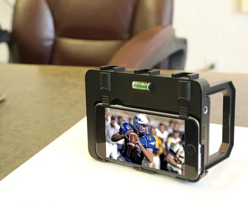 Vista 5 de MegaMount Multimedia Rig Case Estabilizador de video para Apple iPhone 8 y 7. Conecta fácilmente lentes, luces, micrófonos. Ideal para grabación