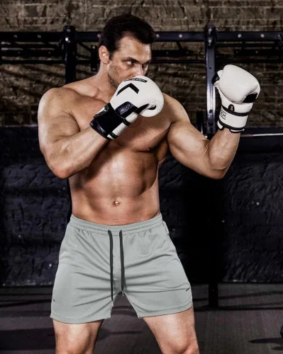Vista 2 de COOFANDY Paquete de 2 pantalones cortos de entrenamiento para hombre, de secado rápido, pantalones cortos deportivos ligeros de 5 pulgadas