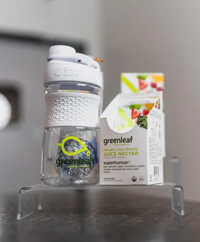 Vista 2 de Greenleaf Juicing Company Mezclador deportivo de botella agitadora de néctar