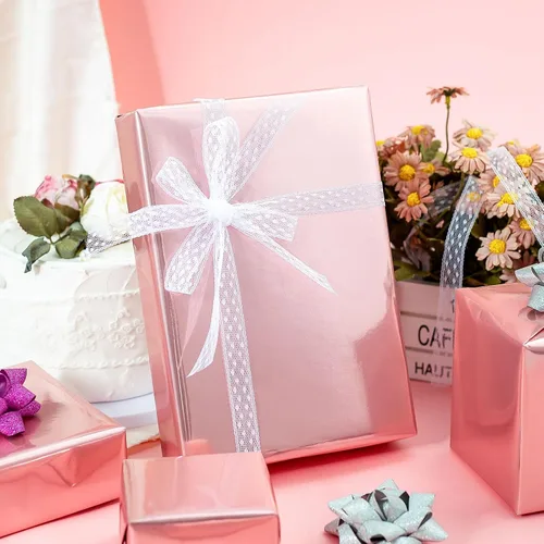 Vista 6 de Merture - Rollo de papel de regalo rosa - 17 pulgadas x 32.8 pies (46.5 pies cuadrados) Papel de regalo sólido color rosa metálico con líneas