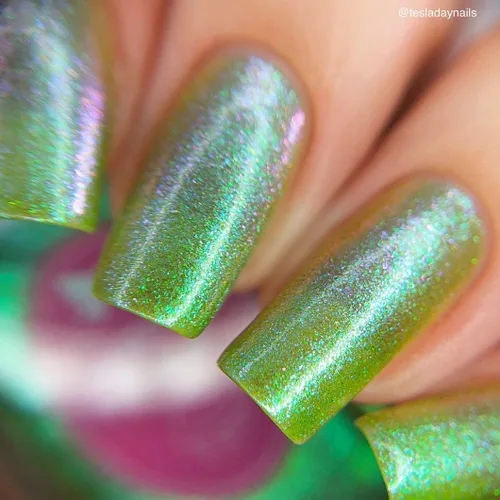 Vista 5 de Eldhraun - Esmalte de uñas verde guisante que cambia de esmalte de uñas por Cupcake Polish