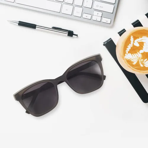 Vista 6 de OYS Lentes de sol retro para hombres y mujeres, polarizados, lentes de aviador, ligeros TR90, marco TAC, protección UV