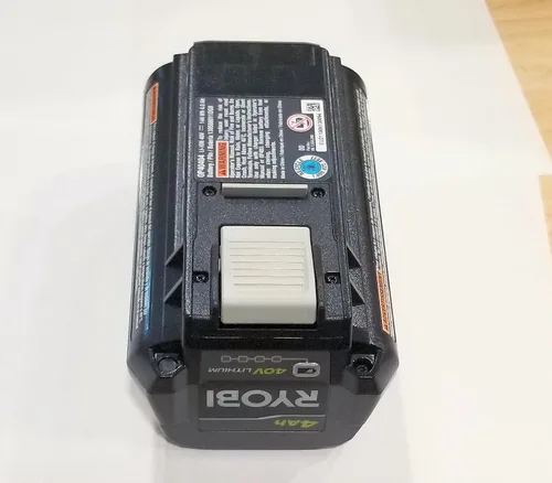 Vista 2 de Ryobi OP40404 - Batería de 40 V, 4.0 Ah de iones de litio OEM (rediseño 2021 con cierre de expulsión fácil)