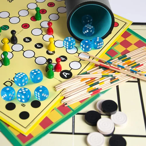 Vista 6 de GWHOLE Taza de dados de cuero con 10 dados Dados apilamiento de la taza de la coctelera, juego del balanceo de los dados