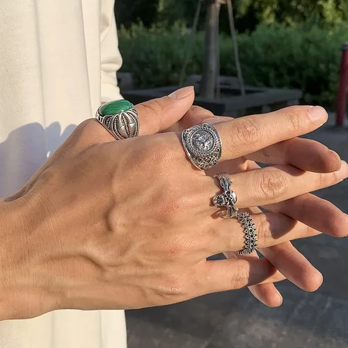 Vista 5 de Anillos punk vintage de oro y plata para hombres y mujeres, juego de anillos góticos geniales, anillos de nudillos apilables gruesos, anillos