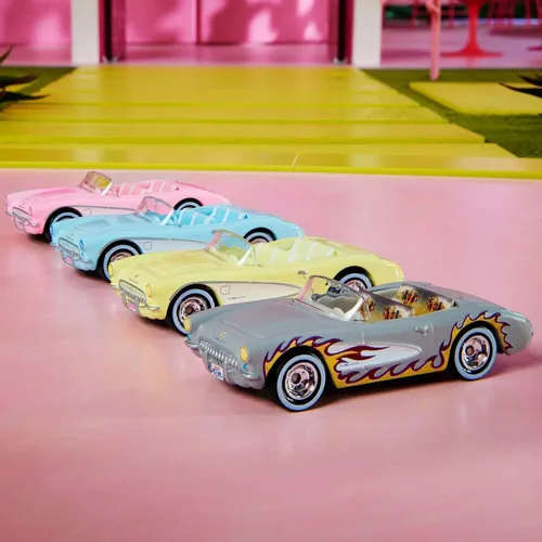 Vista 4 de Hot Wheels Barbie The Movie Corvette - Paquete de 4