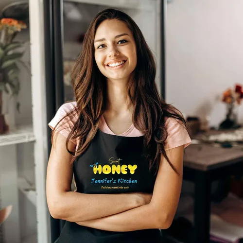 Vista 4 de Magimagine Delantal personalizado para mujeres y hombres – Delantal familiar personalizado con texto de dos bolsillos personalizado miel delantal