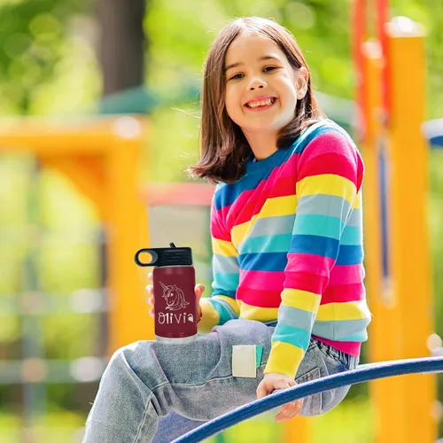 Vista 17 de Cuptify Botella de agua para niños personalizada con nombre en botella de agua aislada con anillo brillante verde de 12 onzas Verde brillante
