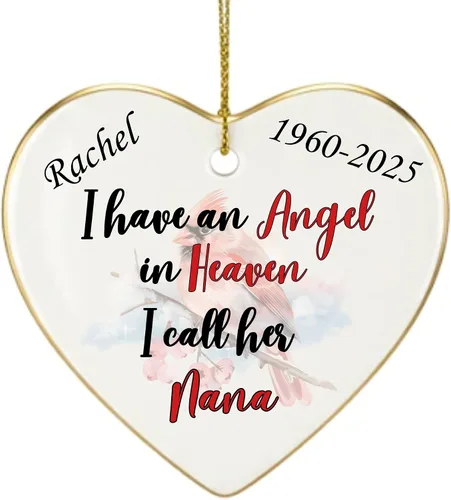 Vista 10 de Adorno de Navidad conmemorativo personalizado 2025 – Recuerdo de cerámica en forma de corazón – Tengo un ángel en el cielo I Call Her Primo – Regalo