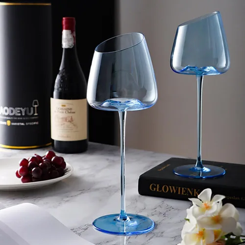 Vista 6 de Juego de 2 copas de vino tinto inclinadas, copas de vino blanco de tallo largo sin plomo, copas de vino de cristal modernas con base cóncava única