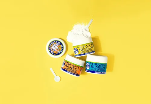 Vista 9 de Gran's Remedy Polvo perfumado para pies, eliminador de olores eficaz y desodorante de zapatos que absorbe la humedad para zapatos y pies, frescura