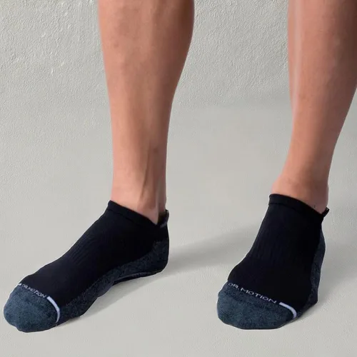Vista 5 de Dr. Motion Calcetines tobilleros de compresión transpirables acolchados de corte bajo para hombre con soporte de arco, 4 pares