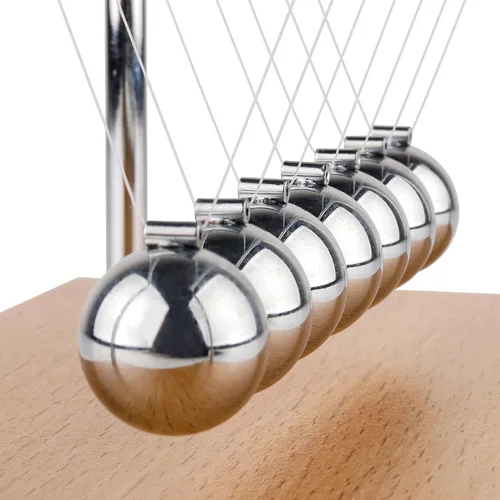 Vista 5 de Newtons Cuna de Equilibrio, Fascinante Accesorio de Física con 5 Perlas para el Hogar y la Oficina