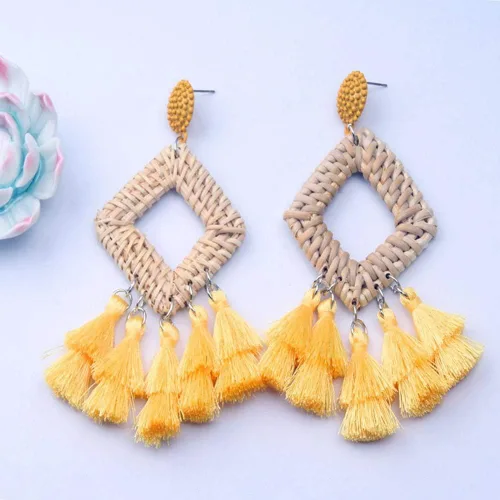 Vista 5 de CHoppyWAVE Pendientes de moda para mujer estilo bohemio diseño de rombos huecos de ratán con borlas color azul