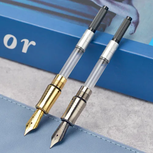 Vista 9 de HONG DIAN N11 Pluma estilográfica, punta extrafina suave recubierta de titanio en color negro, diseño geométrico azul pavo real y rombo con estuche