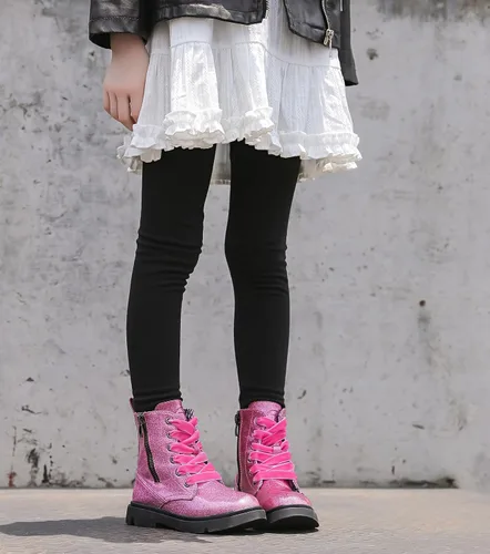 Vista 7 de DADAWEN Botas de tobillo con purpurina para niños y niñas, zapatos de combate impermeables con cremallera lateral para niños pequeños, niños grandes