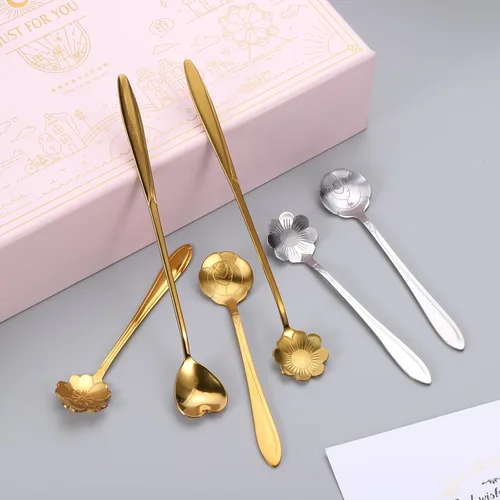 Vista 4 de uxcell 4 cucharas de flores de acero inoxidable con forma de corazón de 5 pulgadas, cuchara de café pequeña cucharadita de postre para pastel