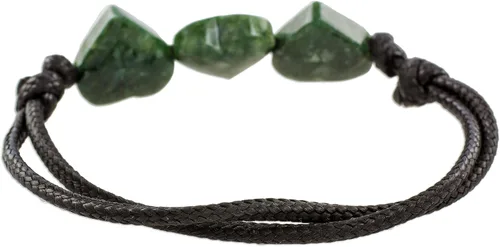 Vista 4 de NOVICA Pulsera con colgante de jade hecha a mano con corazón de Guatemala de algodón 'Maya Love in Green', Sin gemas. jade