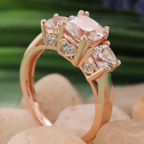 Vista 4 de Dazzlingrock Collection Anillo de boda de 3 piedras preciosas creadas en el centro de cojín de 0.04 quilates y diamante blanco natural redondo
