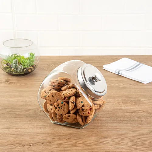 Vista 4 de Restaurantware Vetri Tarro de Centavos de 1 Galón 1 Tarro de Dulces Duradero - Con Tapa Cromada de Boquilla Ancha Tarros de Galletas de Vidrio