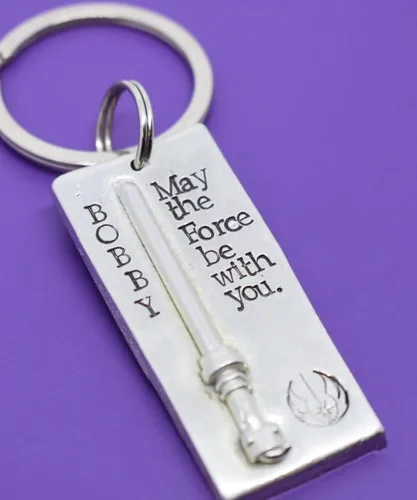 Vista 4 de Regalo personalizado para novio Llavero Jedi Marido May the force be with you Sable de luz