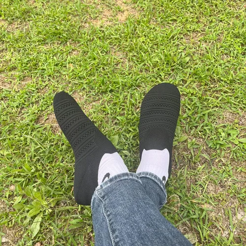 Vista 3 de QZKDM Pantuflas ligeras de agarre para interiores y exteriores, antideslizantes, para ejercicio, yoga, para hombres y mujeres