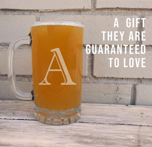 Vista 2 de Taza de cerveza de vidrio con monograma grabado de 16 onzas (letra A), regalos de cerveza personalizados de la A a la Z para hombres, Día del Padre