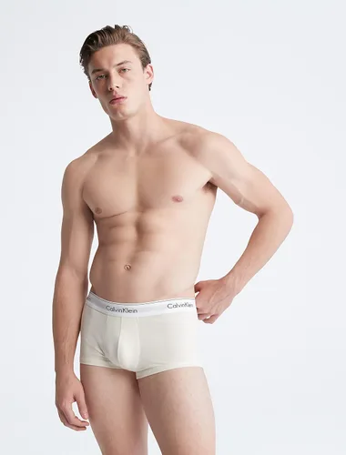 Vista 2 de Calvin Klein Modernos calzoncillos elásticos de algodón de tiro bajo, paquete de 3