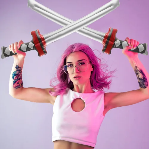 Vista 5 de Paquete de 20 Katanas inflables de 30 pulgadas, espada samurái, armas inflables para recuerdos de fiesta, cosplay, fiesta temática samurái