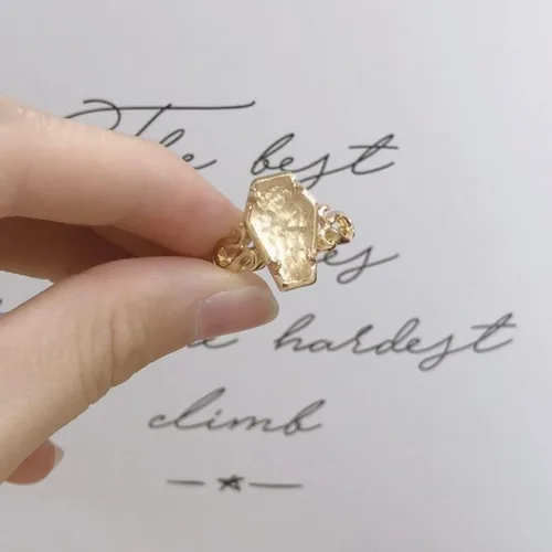 Vista 5 de OIDIMS Anillos abiertos de ataúd de rosas con diseño de ataúd de flor de rosa, estilo punk gótico, para mujeres y hombres, ajustable, extensible