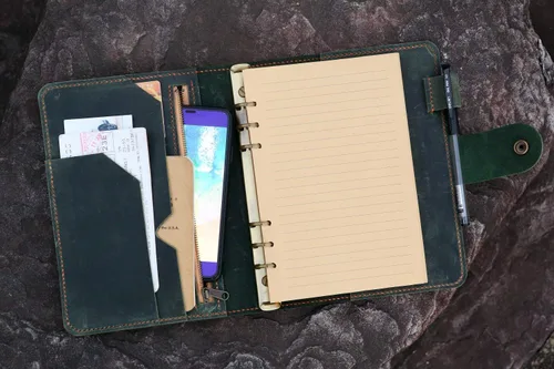 Vista 3 de Personalized A5 green distressed leather organizer agenda refillable travel binder planner NBA522TB