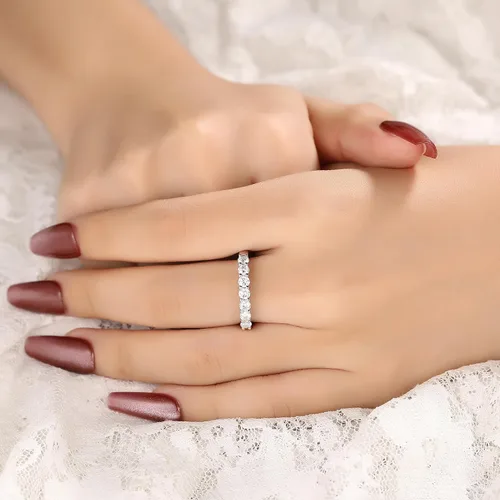Vista 5 de IRROYA Anillos de boda de moissanita genuina para mujer, 7 piedras, corte redondo, 0.70 quilates, anillos de boda de moissanita para mujer, chapados