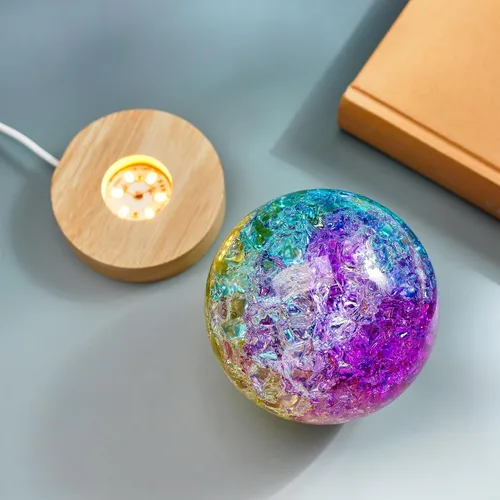 Vista 7 de Bola de cristal agrietada con hielo colorido de 3.937 in con base LED, esfera de cristales curativos para decoración del hogar Colorido-c