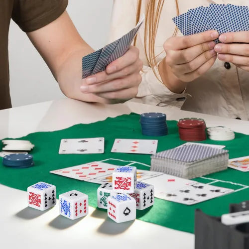 Vista 7 de Juego de dados de póquer acrílico blanco, 0.630 in, dados duraderos de 6 caras para juegos de cartas, mentirosos, fiestas, entretenimiento
