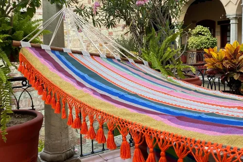Vista 3 de Hamaca, tejida a mano, multicolor, fabricada en México por Verve CULTURE