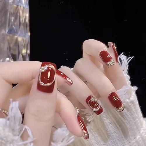 Vista 5 de Uñas postizas cuadradas de longitud media, uñas postizas acrílicas artificiales con diseños de diamantes de imitación de perlas rojas, juego de 24