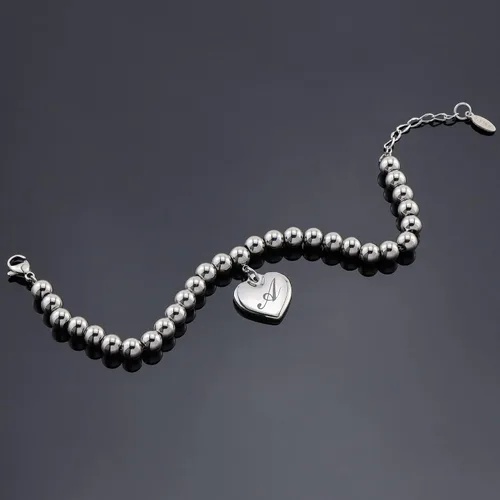 Vista 5 de Estendly - Pulsera de cuentas de acero inoxidable de 6mm con dije en forma de corazón e inicial, 26 letras, ideal como regalo de cumpleaños