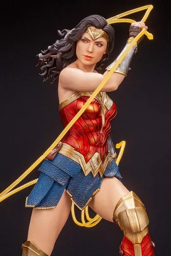 Vista 6 de Kotobukiya ARTFX DC Universe Wonder Woman WW84-1/6 Figura completa