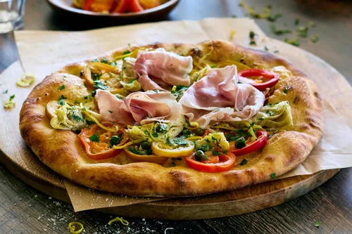Vista 5 de Mezzetta Pimientos Dulces de Cereza - Rojo & Verde - Jugosos y Ligeramente Picantes - Perfectos para Rellenar con Queso o Prosciutto - En Frasco