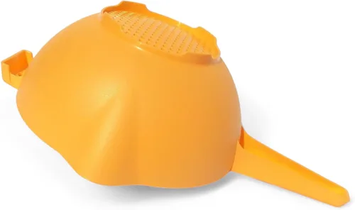 Vista 2 de Tupperware Colador de 2 cuartos de galón con mango en naranja