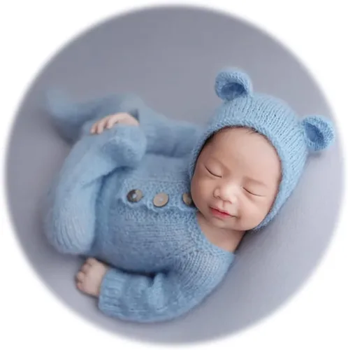 Vista 2 de Zeroest Conjunto de punto de ganchillo para sesión de fotos para niño recién nacido, gorro de oso con pies, mameluco con pies, para fotografía