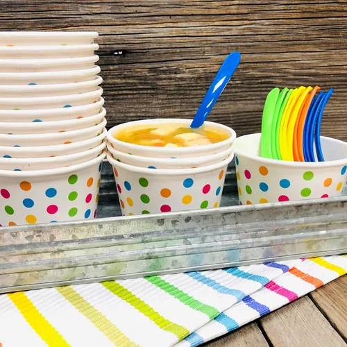 Vista 2 de Copas de helado de papel de lunares de 8 onzas, cucharas de plástico, paraguas de papel, azul, naranja, amarillo, verde, kit de helado Sunddae