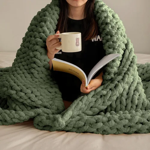 Vista 9 de ATMOSURELY Manta de punto grueso ultrasuave de color naranja quemado, acogedora y esponjosa, hecha a mano, con hilo de felpilla, para cama, sofá