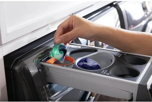 Vista 8 de Electrolux Lavadora de carga frontal apilable de 4.5 pies cúbicos en titanio con SmartBoost, blancos ópticos y enjuague puro