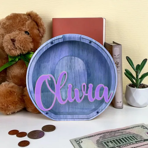 Vista 6 de callie Hucha personalizada con múltiples fuentes con texto multicolor grabado, caja de dinero personalizada de madera con inicial para niños