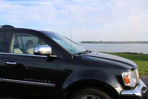 Vista 8 de AntennaMastsRus – 2009 – 2018 Dodge Ram Truck 1500 – antena de Repuesto, Negro
