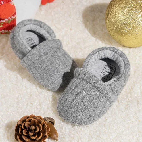 Vista 4 de Sawimlgy Pantuflas de dibujos animados para recién nacidos, para bebés, niños y niñas, suela antideslizante suave, suela antideslizante, zapatos
