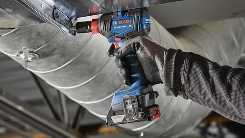 Vista 11 de Bosch GDX18V-1800B12 Kit de Destornillador/Llave de Impacto Dos en Uno de 18V de 1/4 Pulg. y 1/2 Pulg. para Brocas/Dados con Batería Estándar de 2 Ah